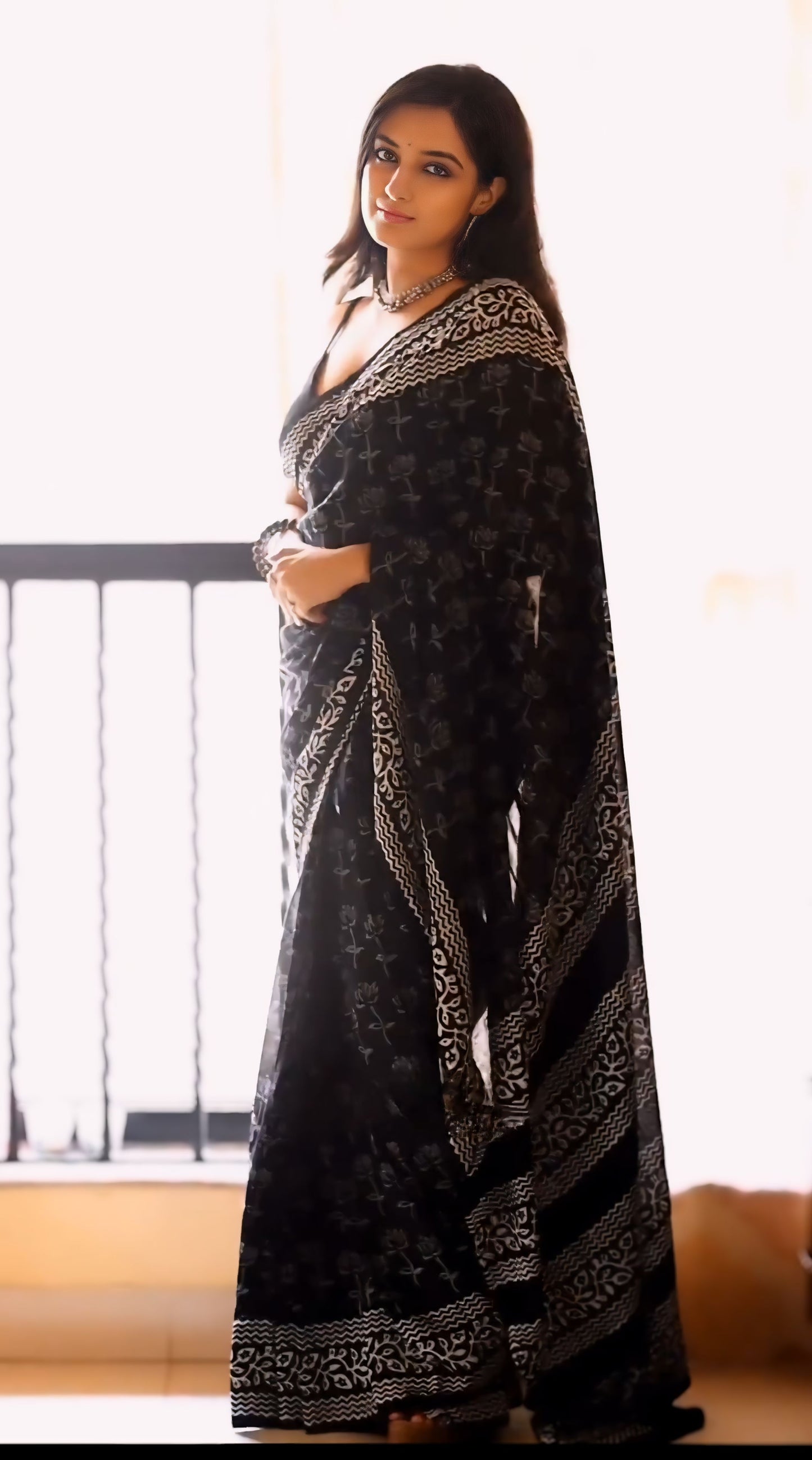 Black & White Floral Printed Linen Ready To Wear Saree