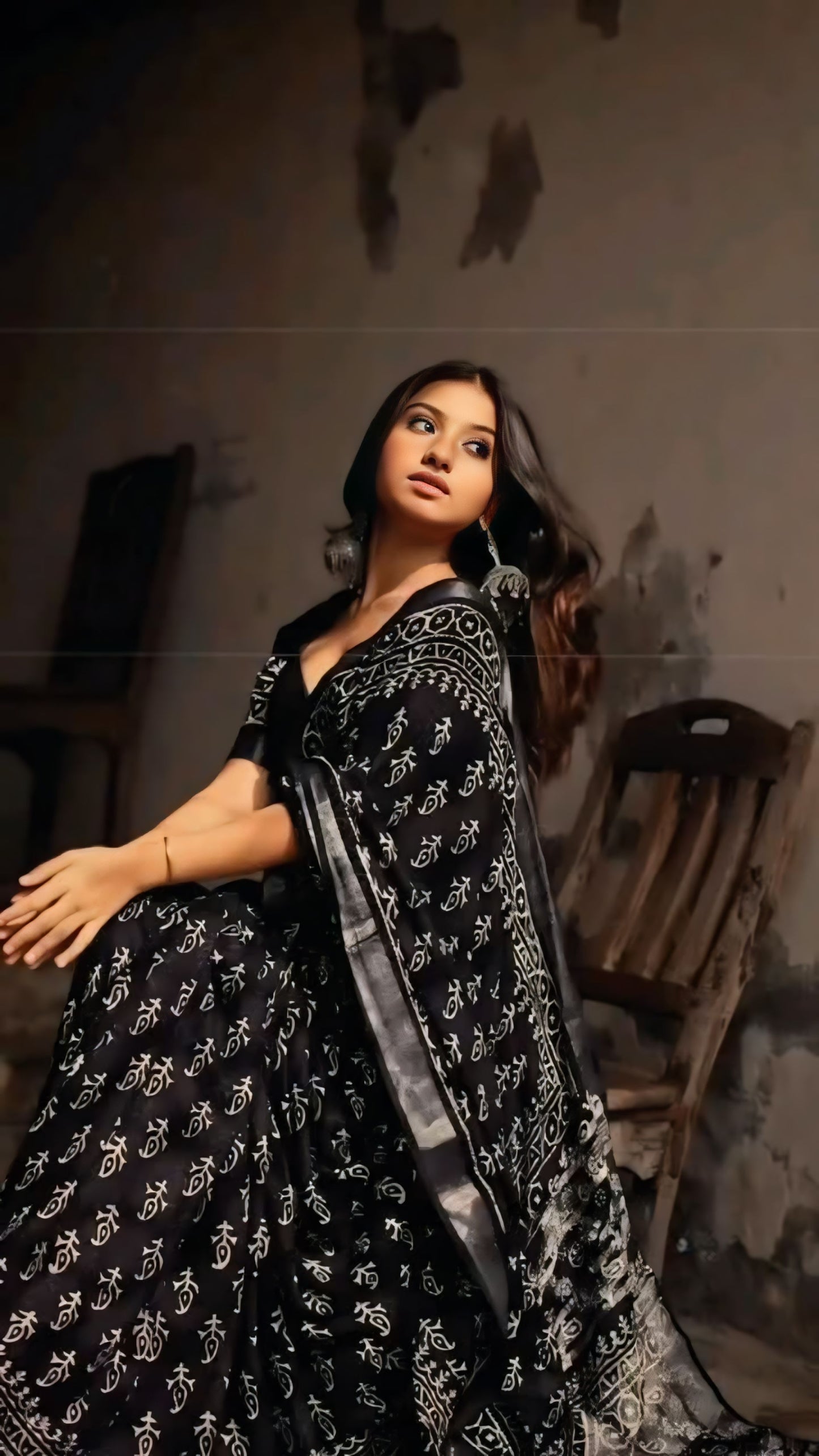 Elegant Black Block Printed Linen Ready to Wear Saree
