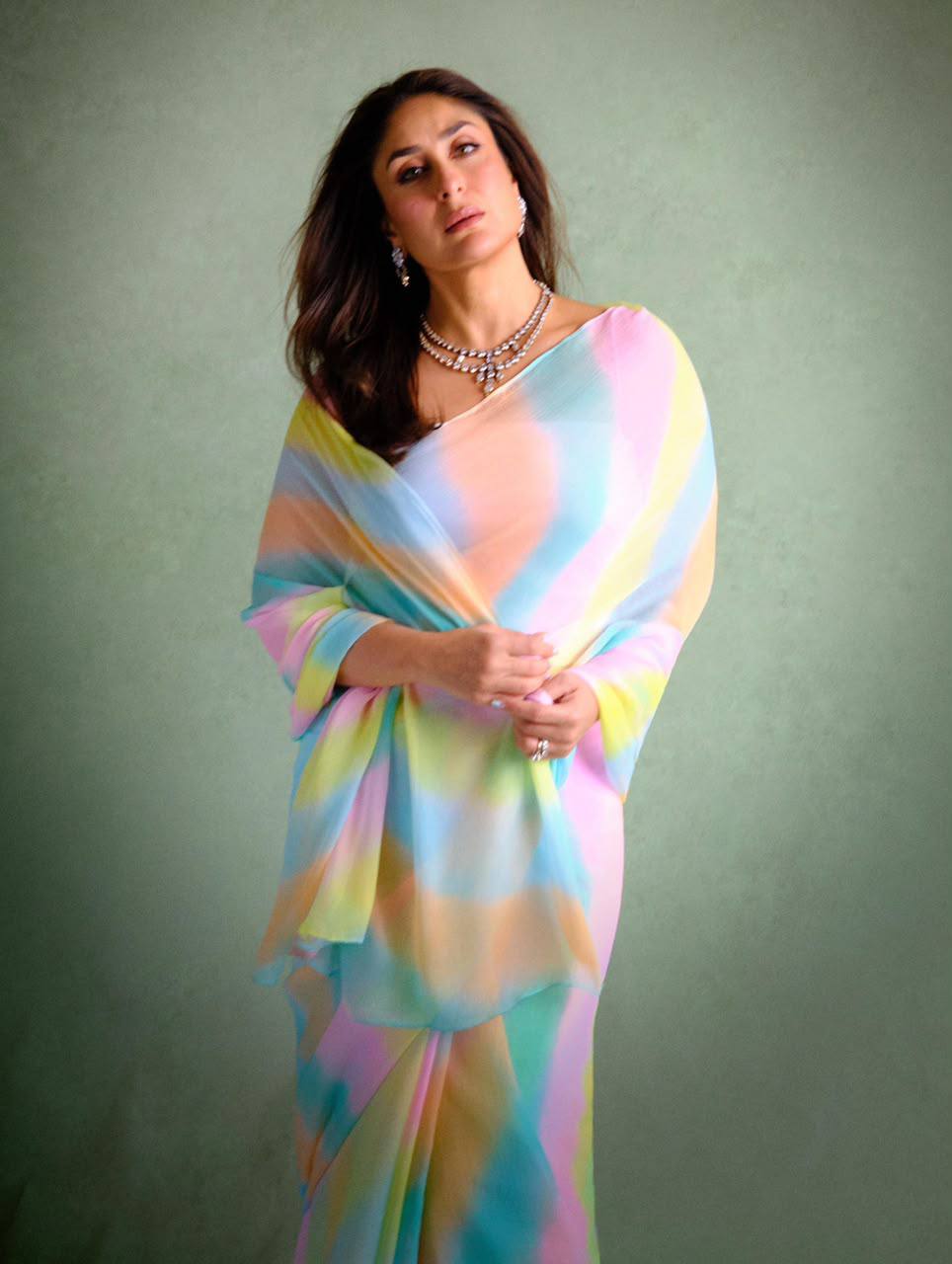 Digital Print Saree for Women in Silver Chiffon Fabric